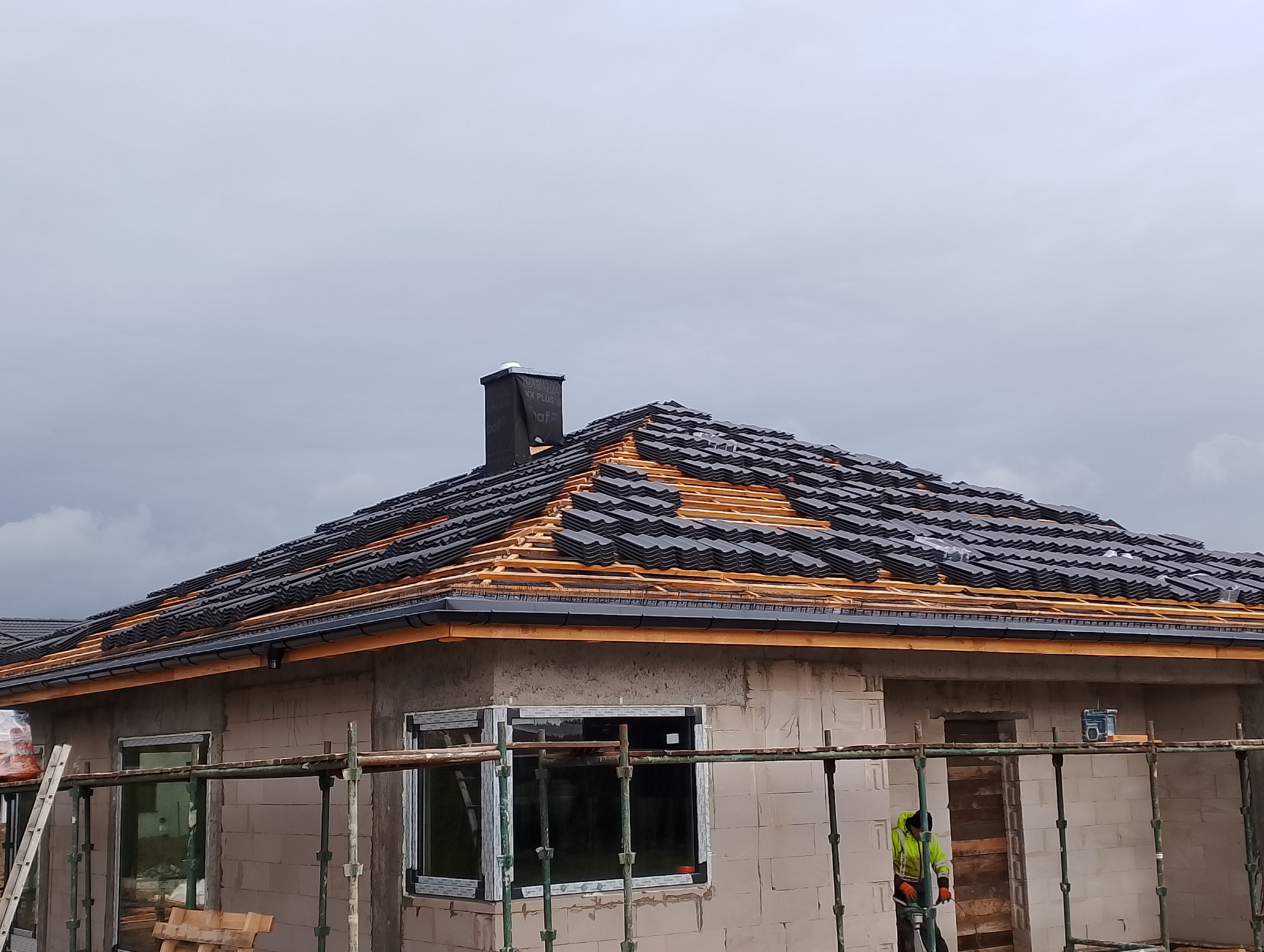 Budowa Bydlino: Stan surowy i dach