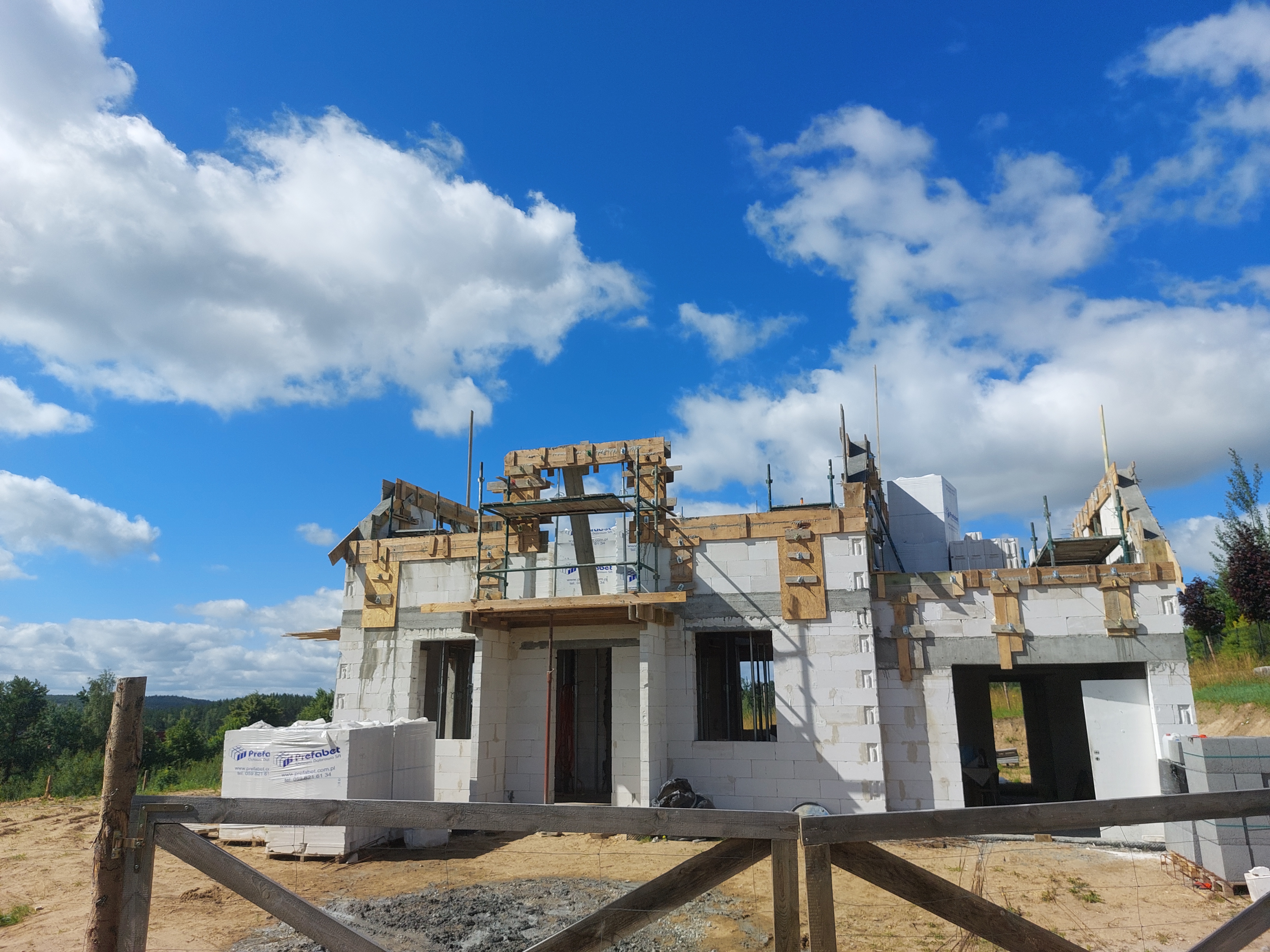 Somonino: stan surowy